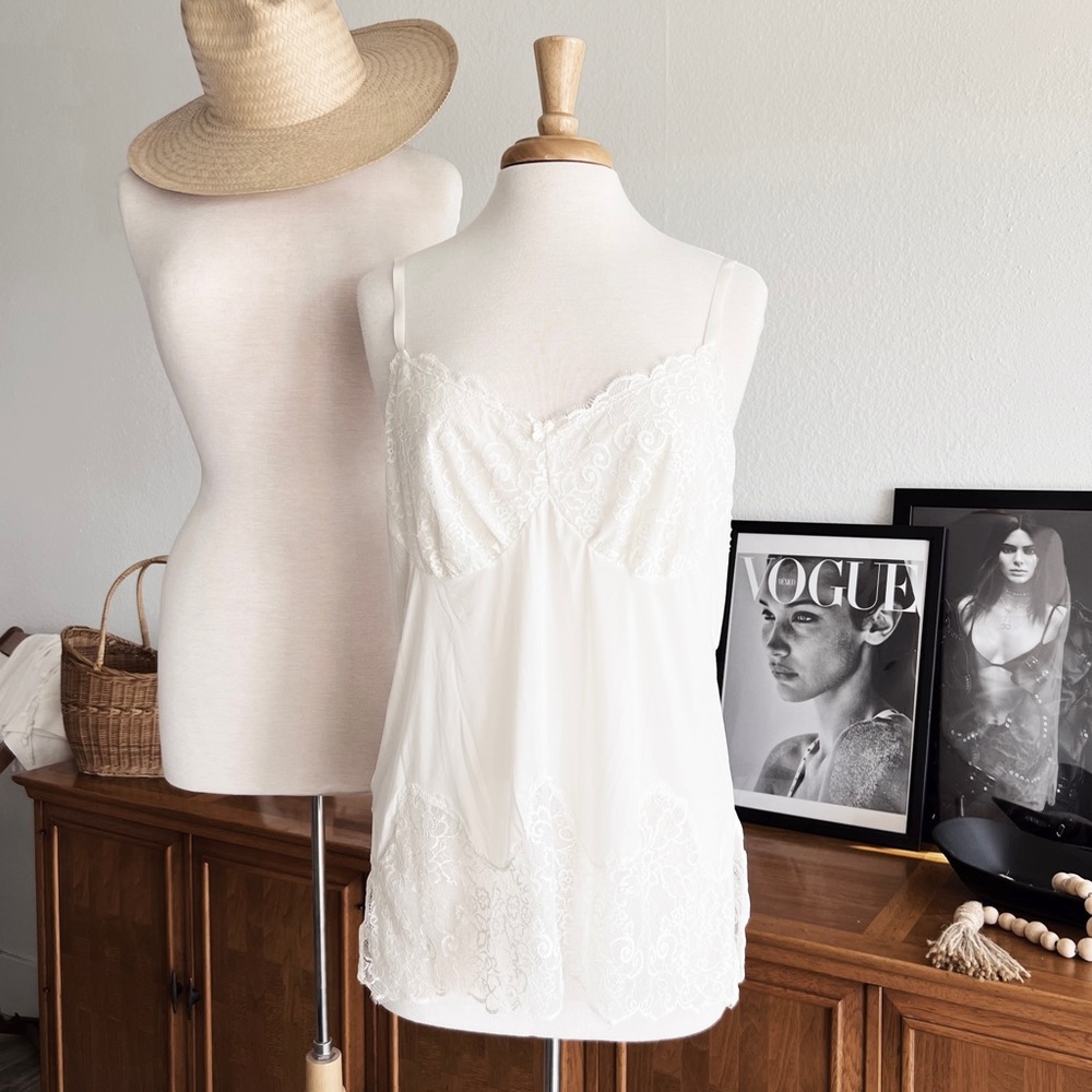 VANITY FAIR CREAM LACE TRIMMED SLIP TOP #0287
